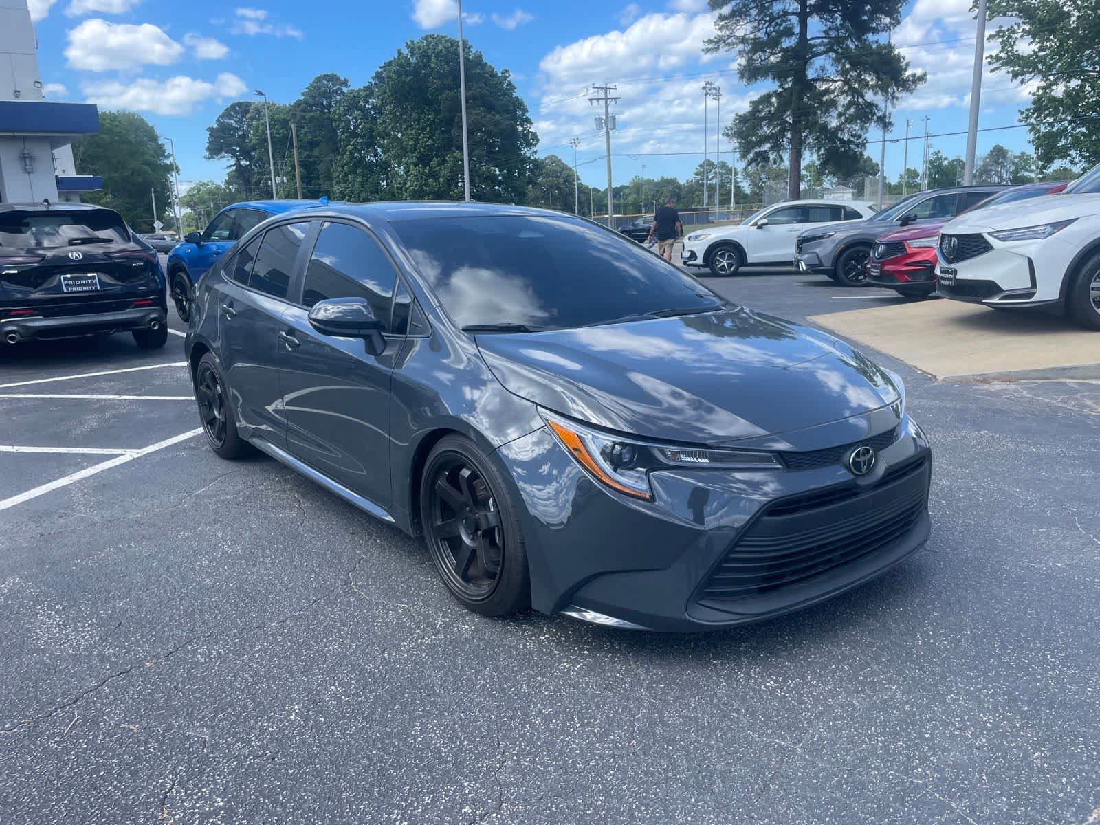 Used 2025 Toyota Corolla LE FWD image 7