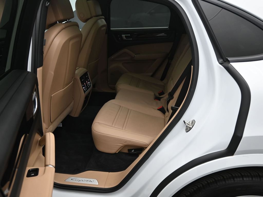 Used 2022 Porsche Cayenne E-Hybrid Coupe image 18