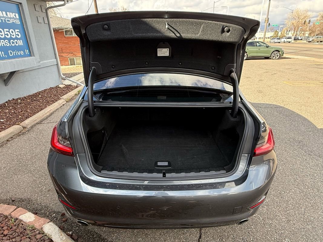 Used 2022 BMW 330e xDrive image 7