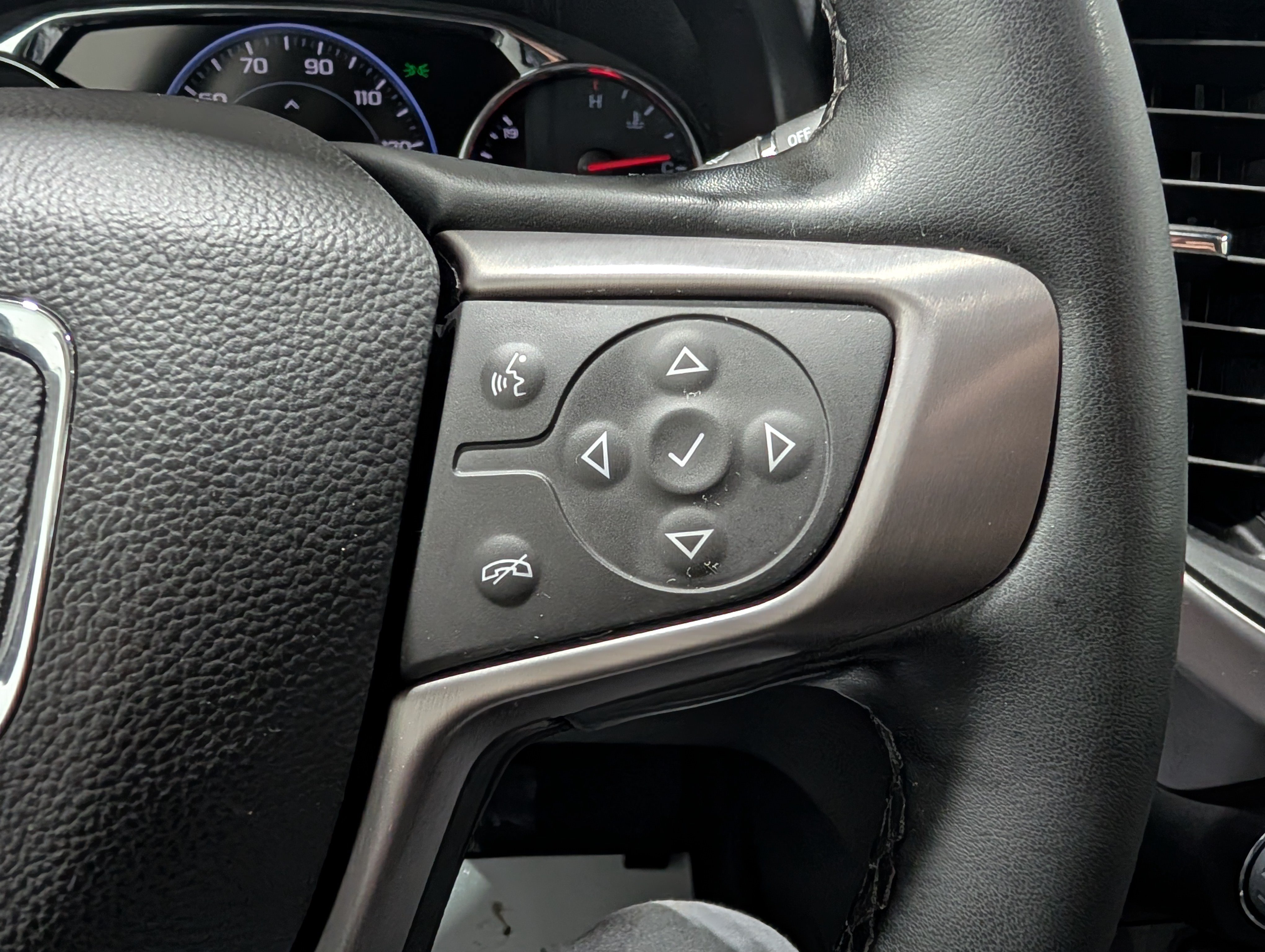 Used 2023 GMC Acadia AT4 w/ Technology Package AWD/4WD image 22