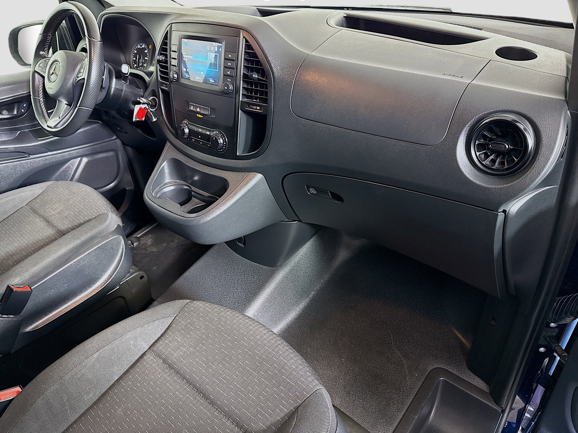 Used 2021 Mercedes-Benz Metris image 26