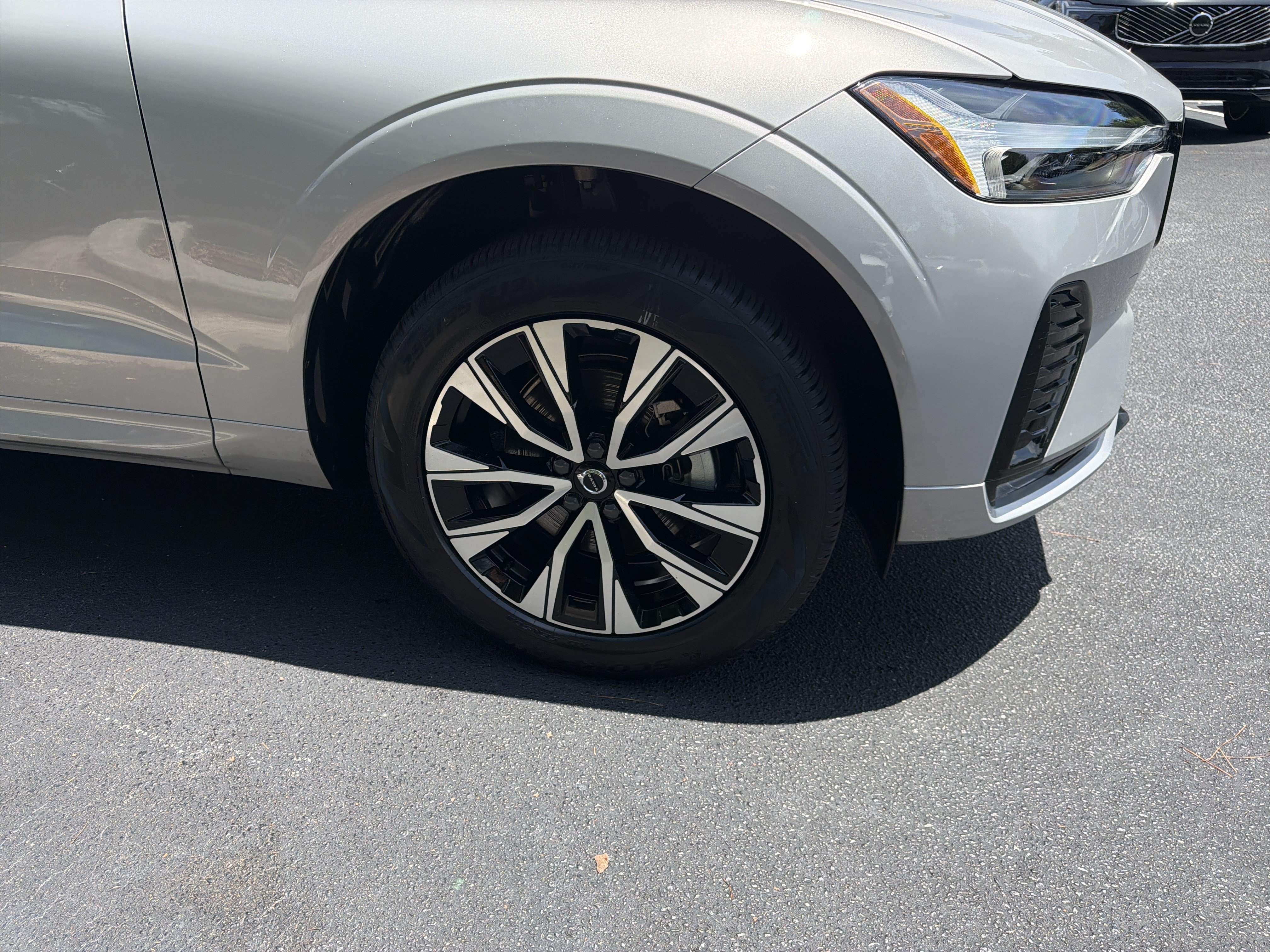 Certified 2024 Volvo XC60 B5 Core w/ Protection Package Premier AWD/4WD image 13