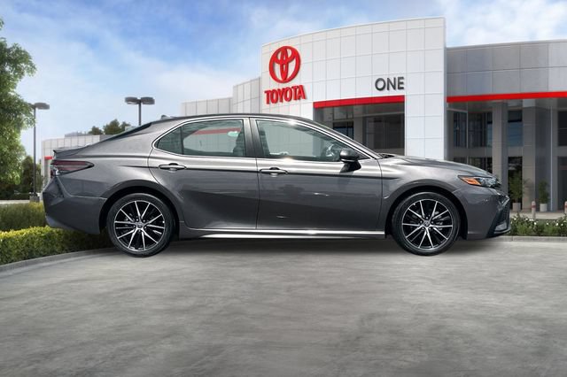 Certified 2024 Toyota Camry SE FWD image 3