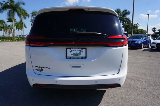 Used 2023 Chrysler Pacifica Touring-L w/ S Appearance Package image 30