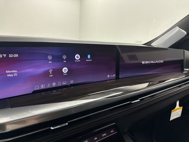 New 2026 Cadillac Escalade ESV Luxury w/ Touring Package AWD/4WD image 18