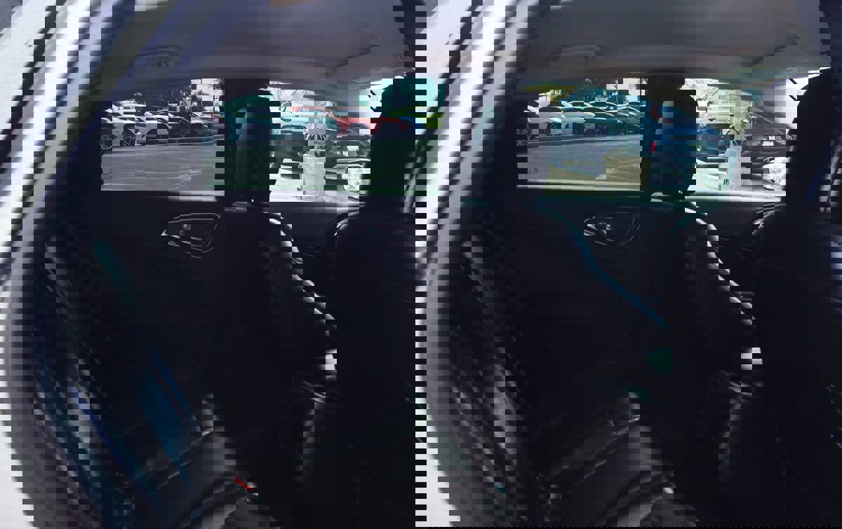 Used 2017 Chrysler 200 Limited Platinum image 28