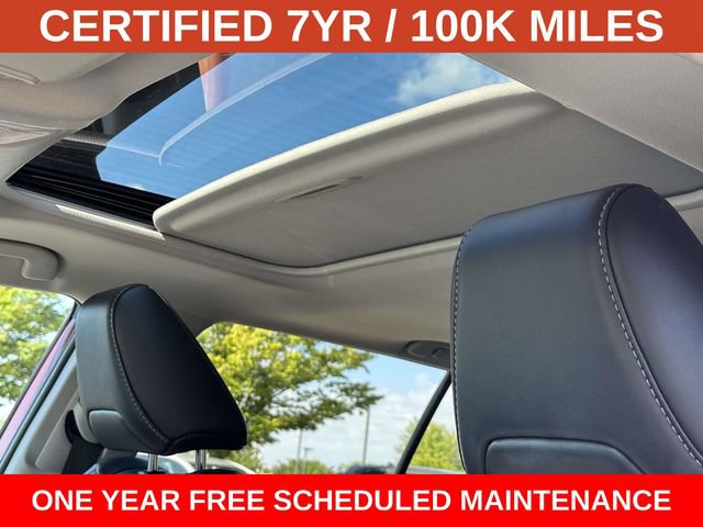 Used 2022 Toyota RAV4 XLE Premium AWD/4WD image 16