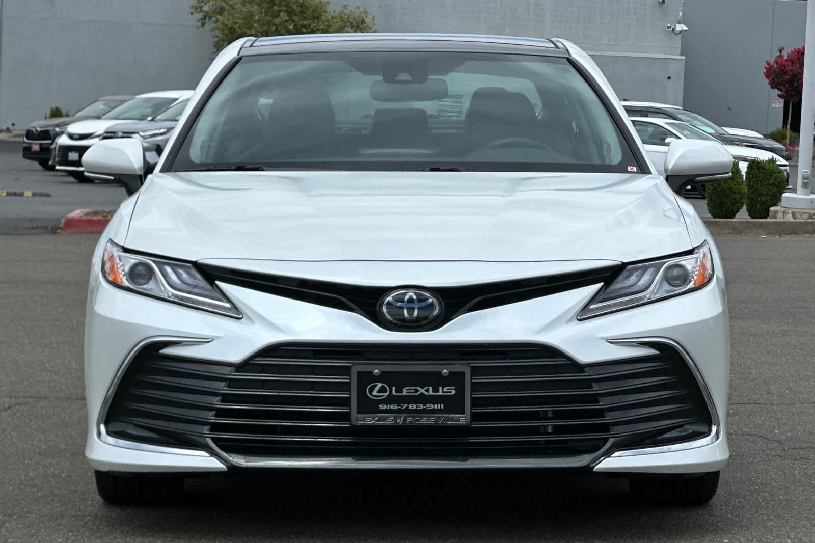 Used 2022 Toyota Camry XLE w/ Navigation Upgrade Package AWD/4WD image 10