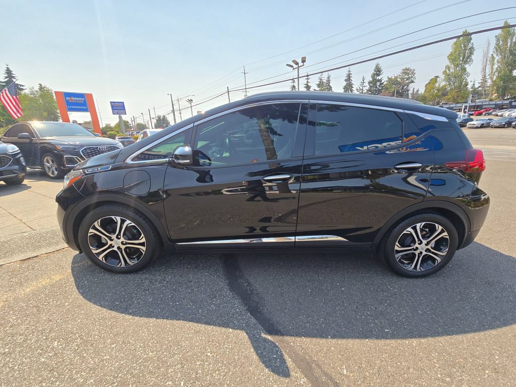 Used 2020 Chevrolet Bolt Premier w/ Infotainment Package FWD image 4