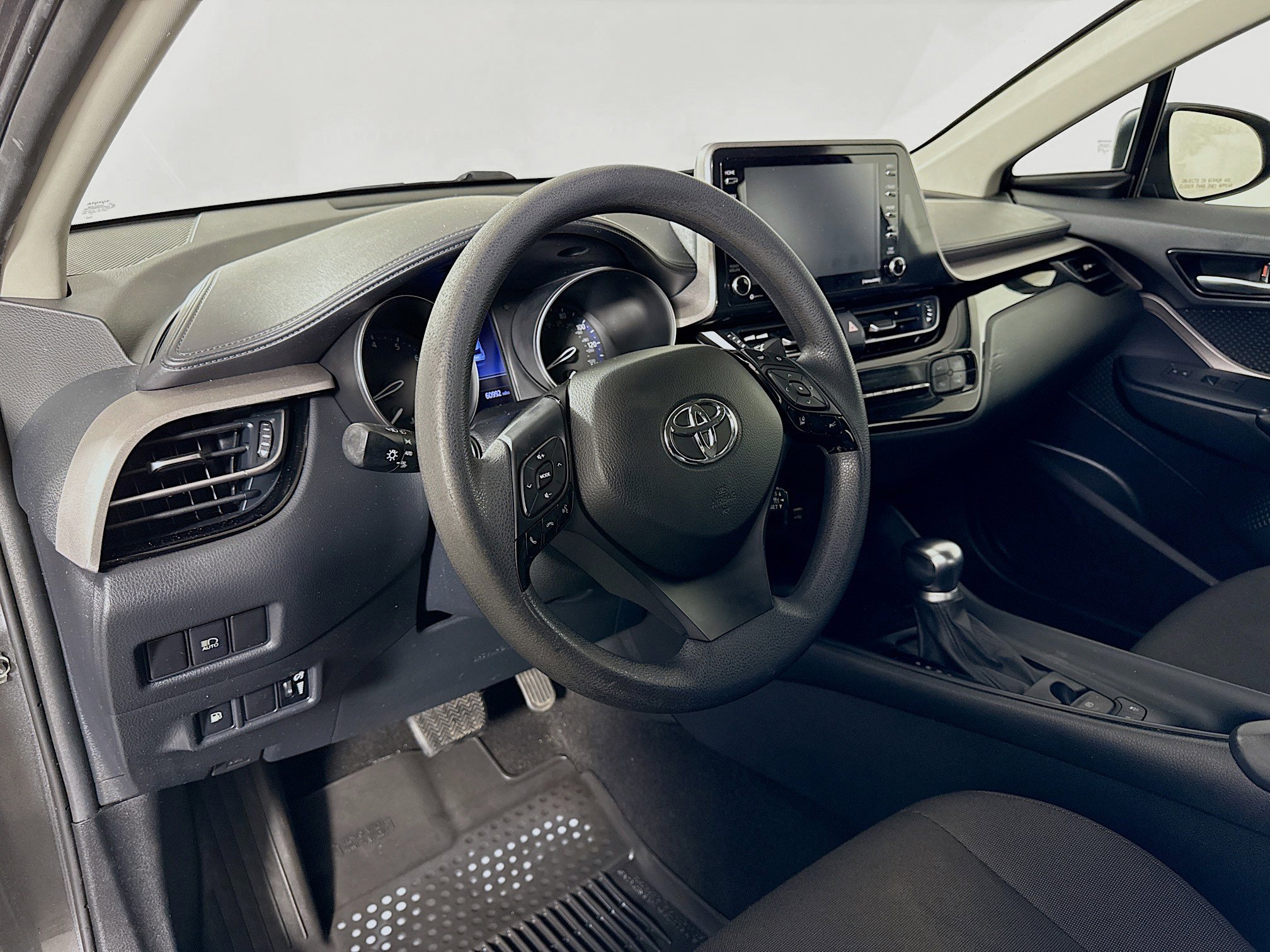 Certified 2020 Toyota C-HR LE image 9