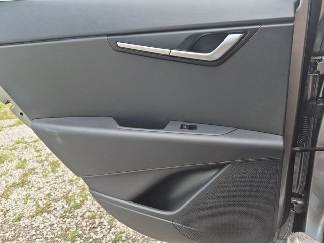 Used 2025 Kia Niro LX FWD image 26