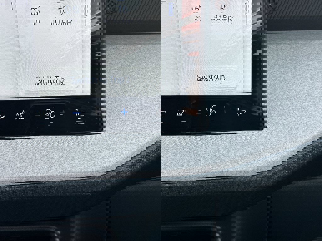 New 2025 Ford Maverick XLT w/ XLT Luxury Package image 24