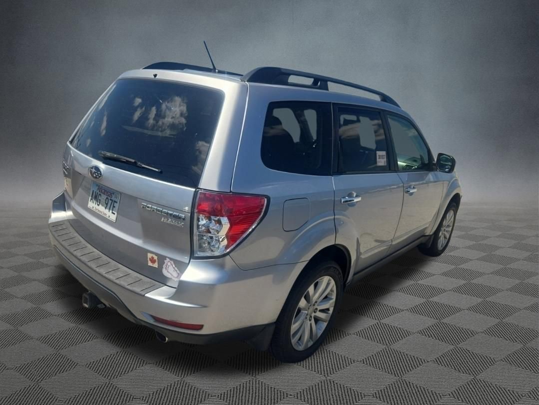 Used 2013 Subaru Forester 2.5X Limited AWD/4WD image 3