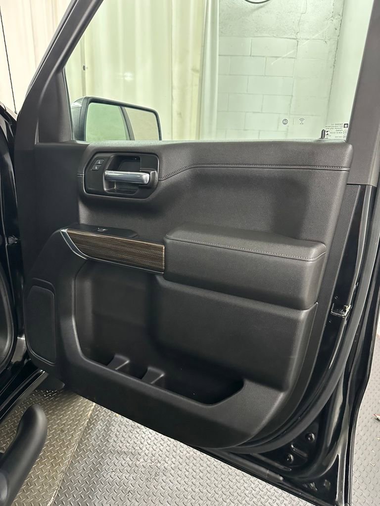 Used 2022 Chevrolet Silverado 1500 LT AWD/4WD image 32