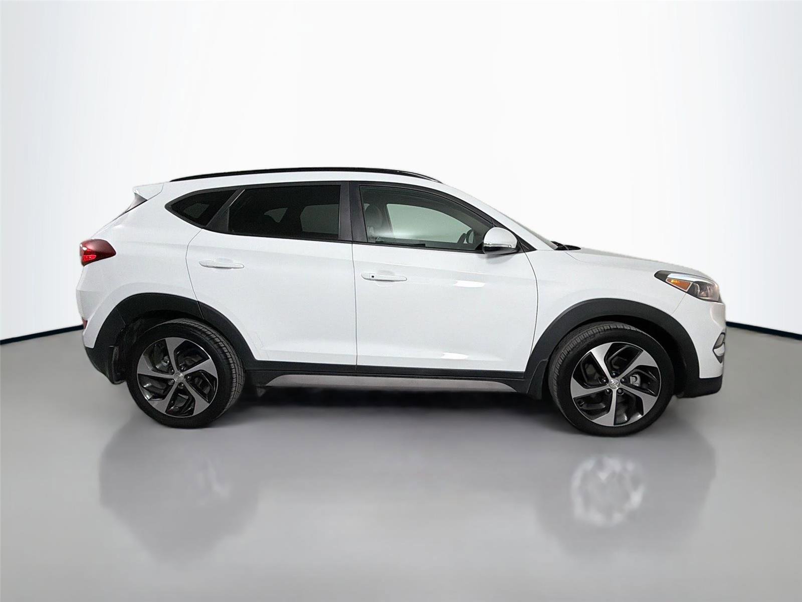 Used 2018 Hyundai Tucson Value FWD image 4