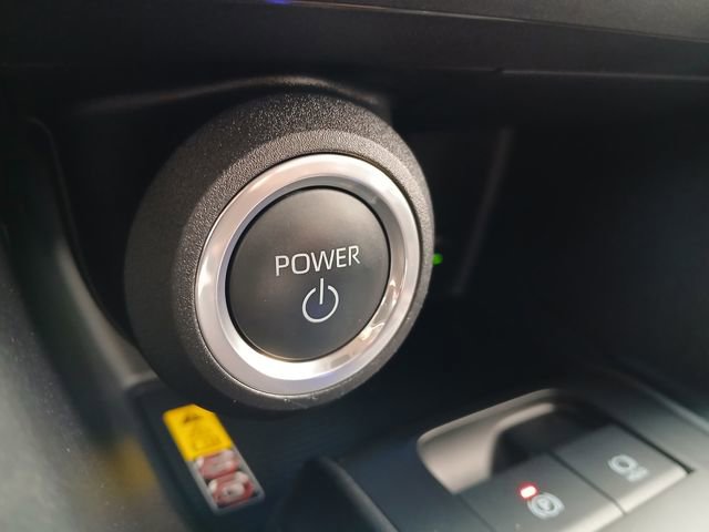 Used 2023 Toyota Venza LE image 23