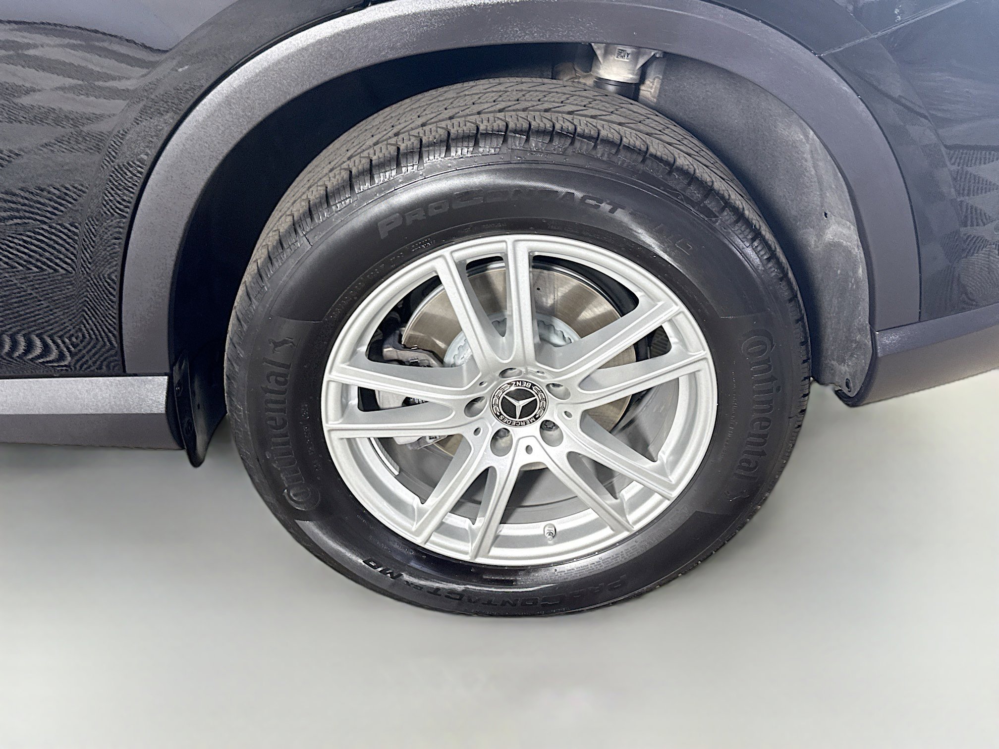 Used 2025 Mercedes-Benz GLC 300 4MATIC image 37