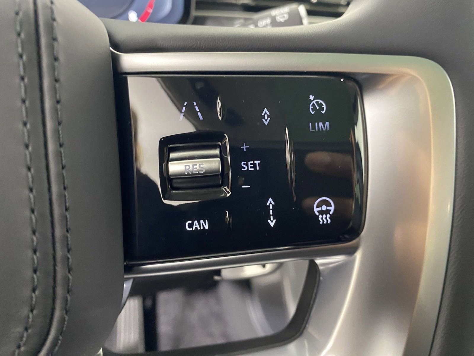 New 2025 Land Rover Range Rover SE image 20