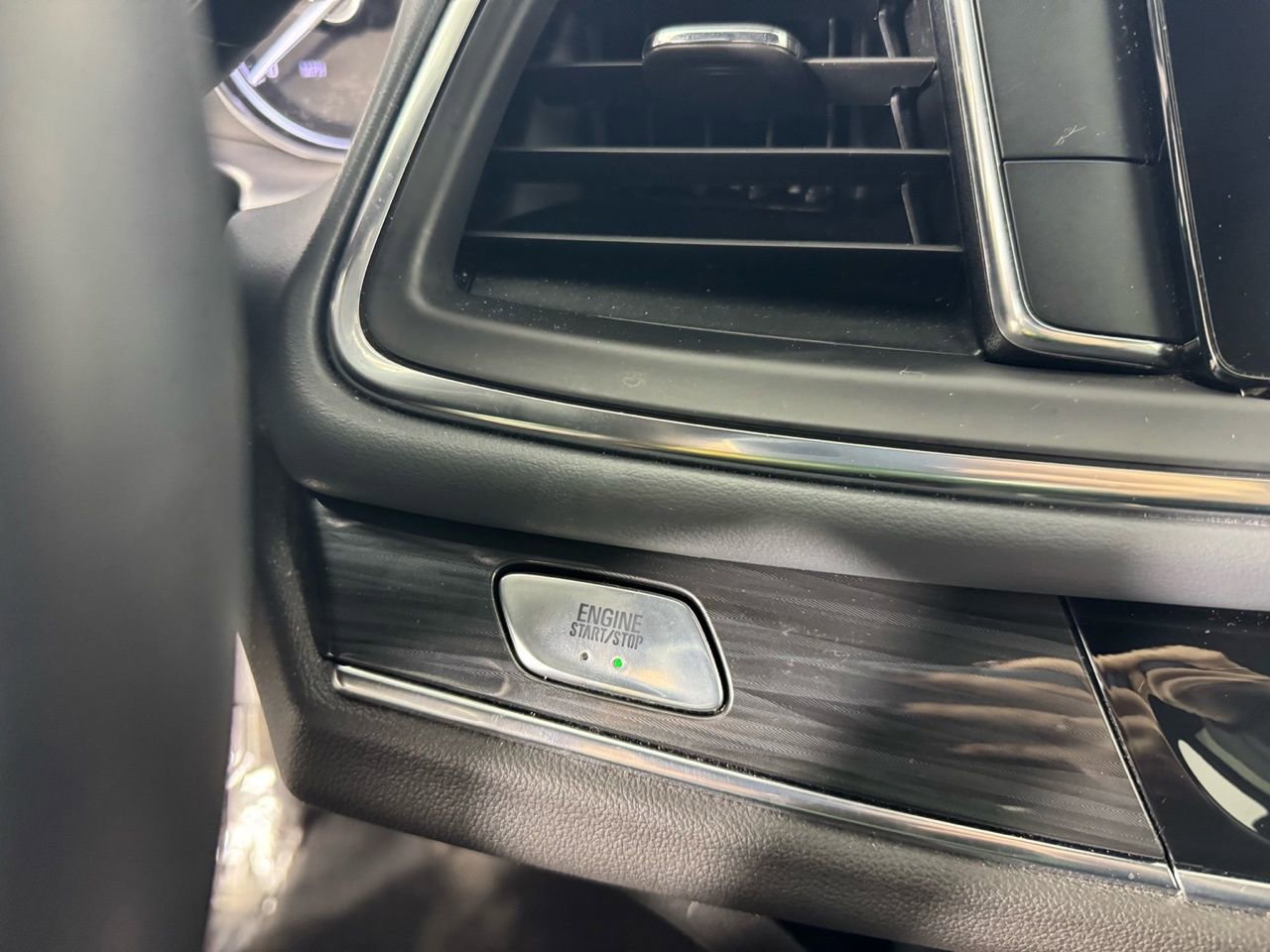 Used 2023 Buick Enclave Essence w/ Experience Buick Package image 22