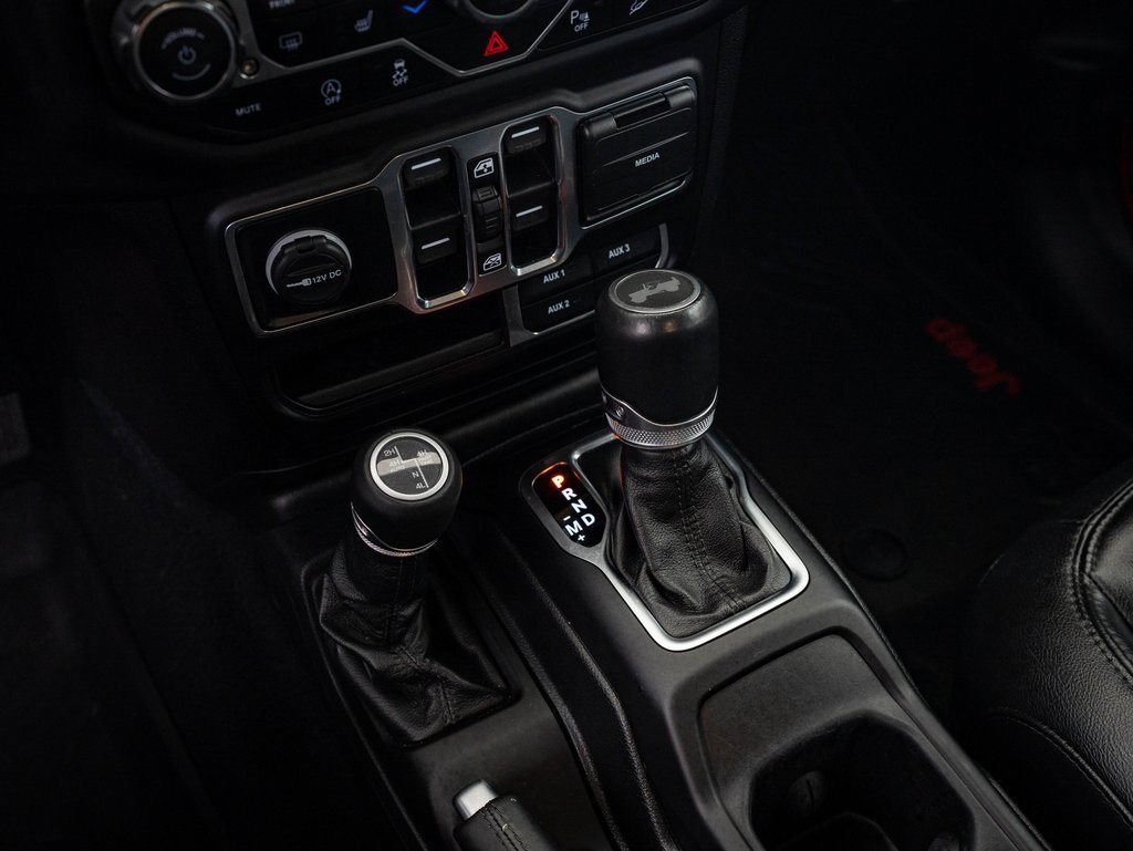 Used 2020 Jeep Wrangler Unlimited Sahara image 32