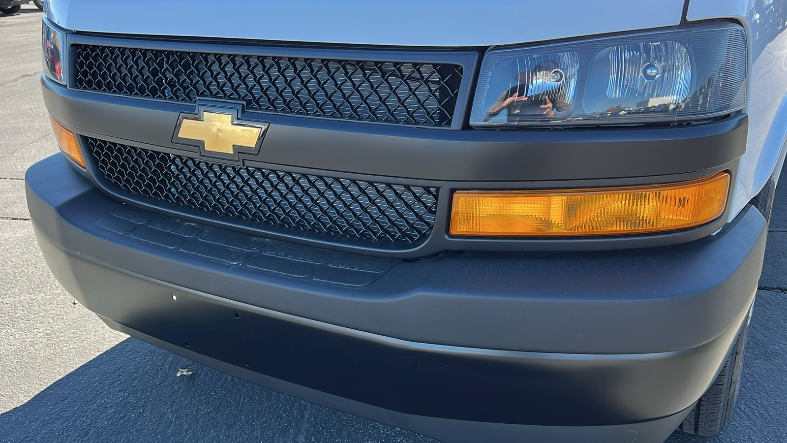 New 2025 Chevrolet Express 2500 w/ Driver Convenience Package RWD image 9