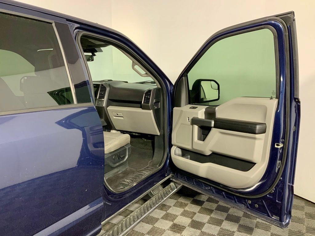 Used 2019 Ford F150 XLT w/ Equipment Group 302A Luxury AWD/4WD image 33