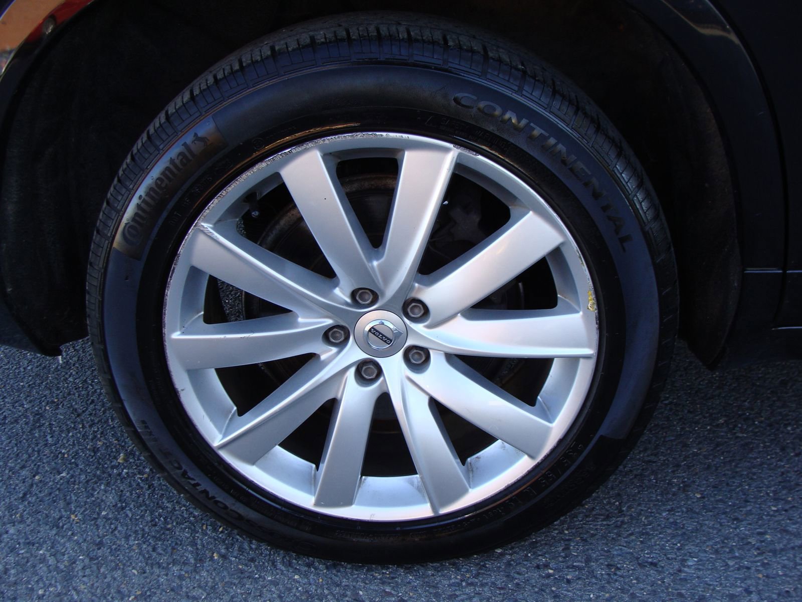 Used 2016 Volvo XC90 T6 Momentum w/ Momentum Plus Package image 36