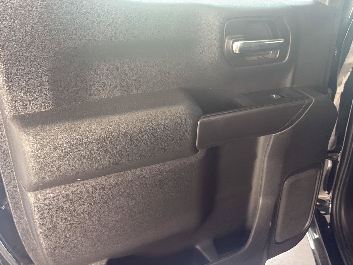 Used 2020 Chevrolet Silverado 1500 Custom w/ Custom Value Package RWD image 18