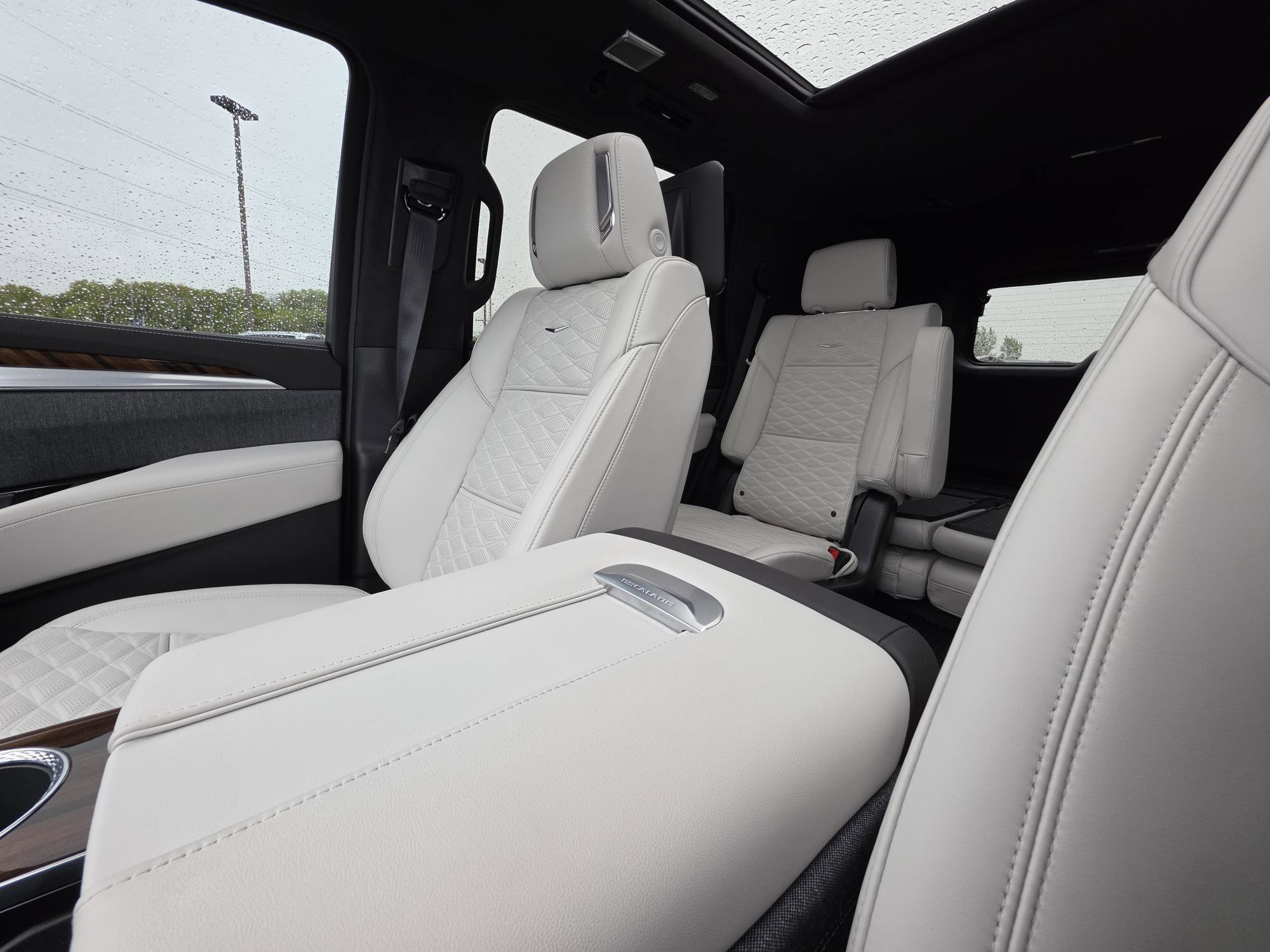 Used 2026 Cadillac Escalade Platinum Sport w/ LPO, ONYX Package AWD/4WD image 31