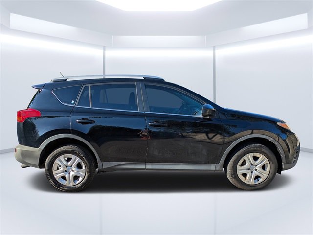 Used 2015 Toyota RAV4 LE image 3