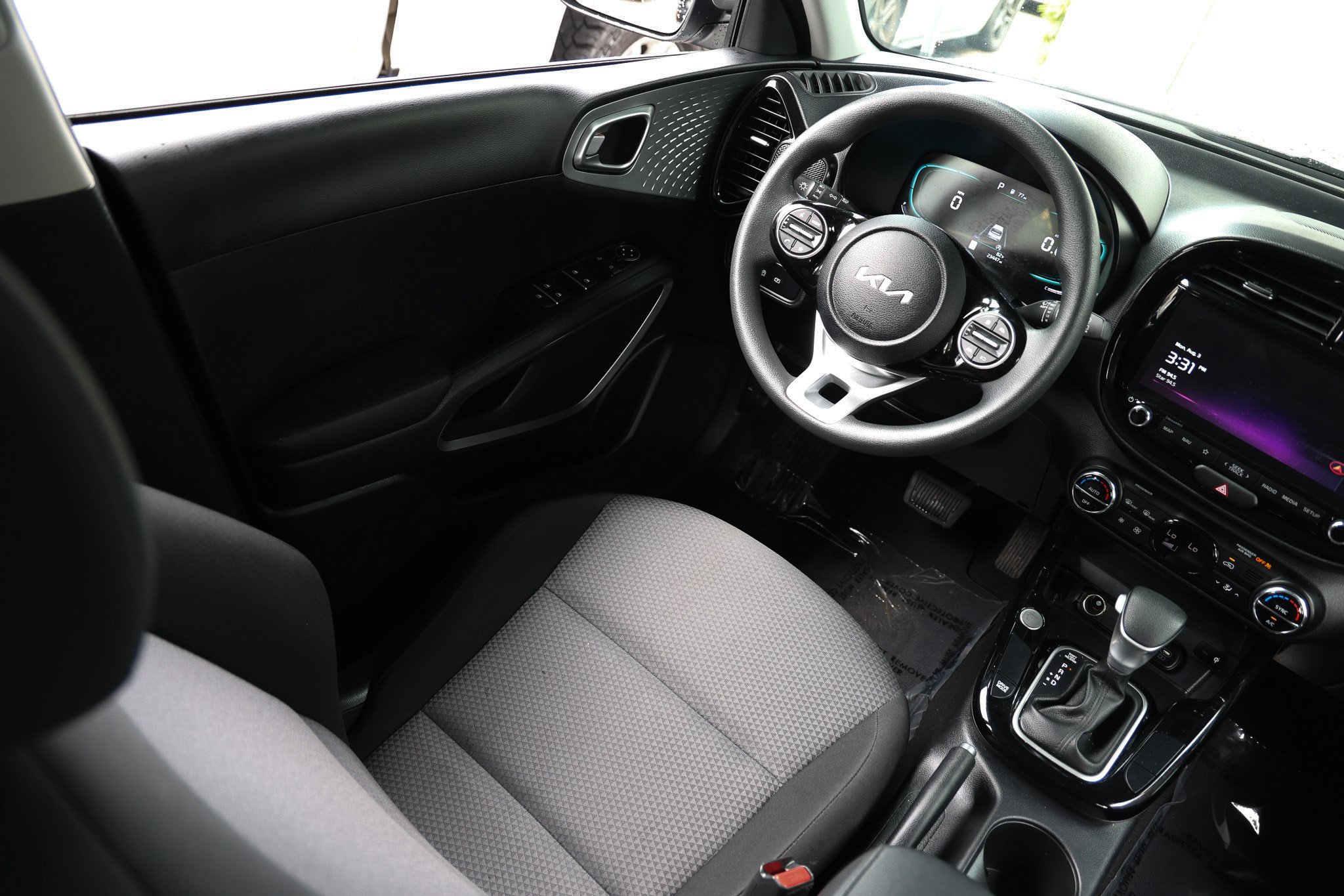 Used 2025 Kia Soul S FWD image 24