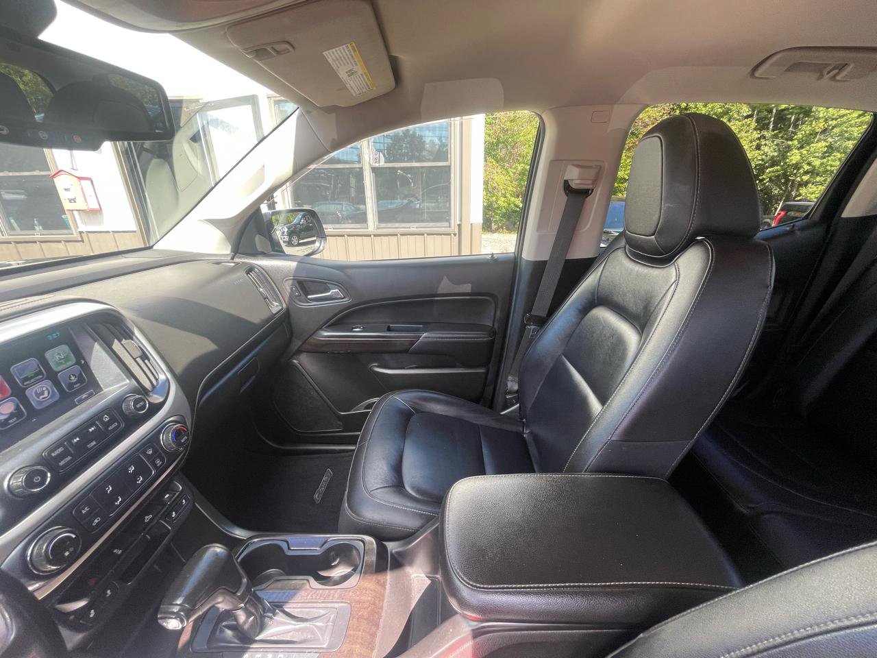 Used 2017 GMC Canyon SLT image 16