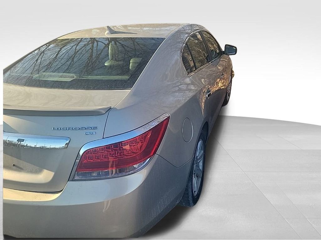 Used 2011 Buick LaCrosse CXL image 3
