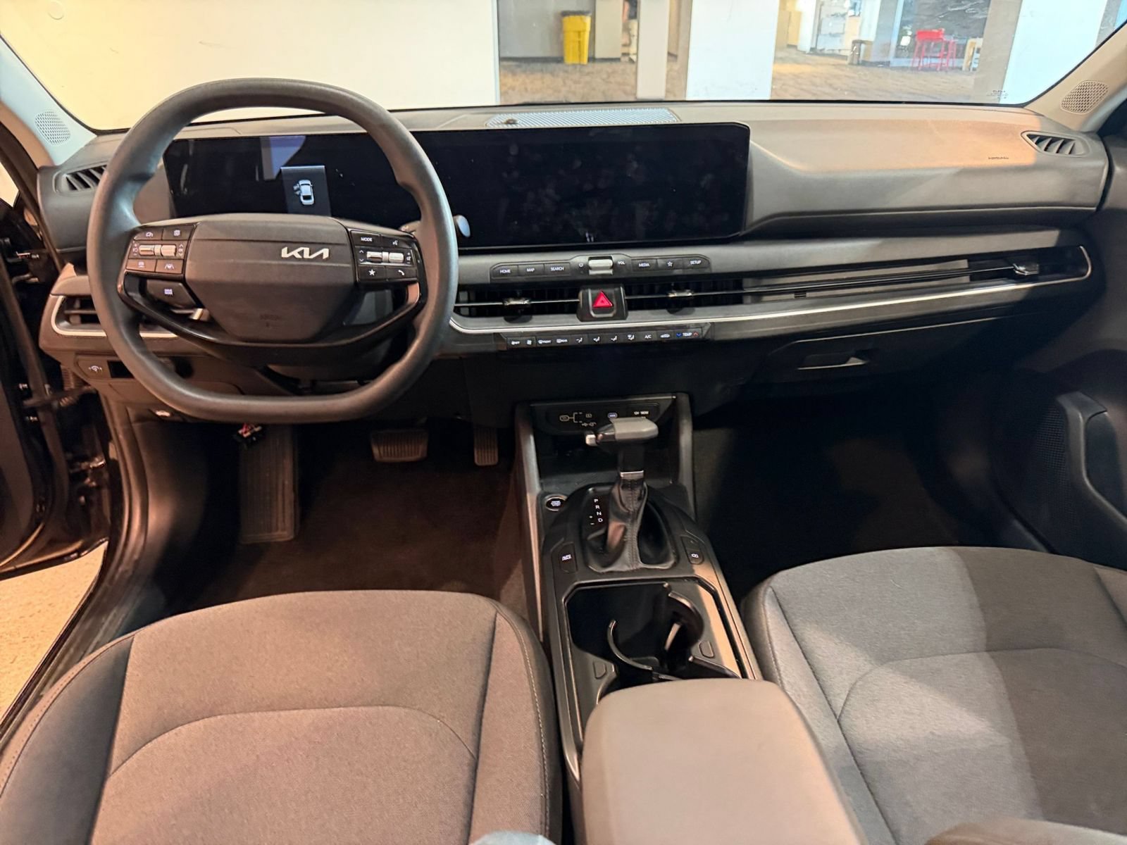 Used 2025 Kia K4 FWD image 32