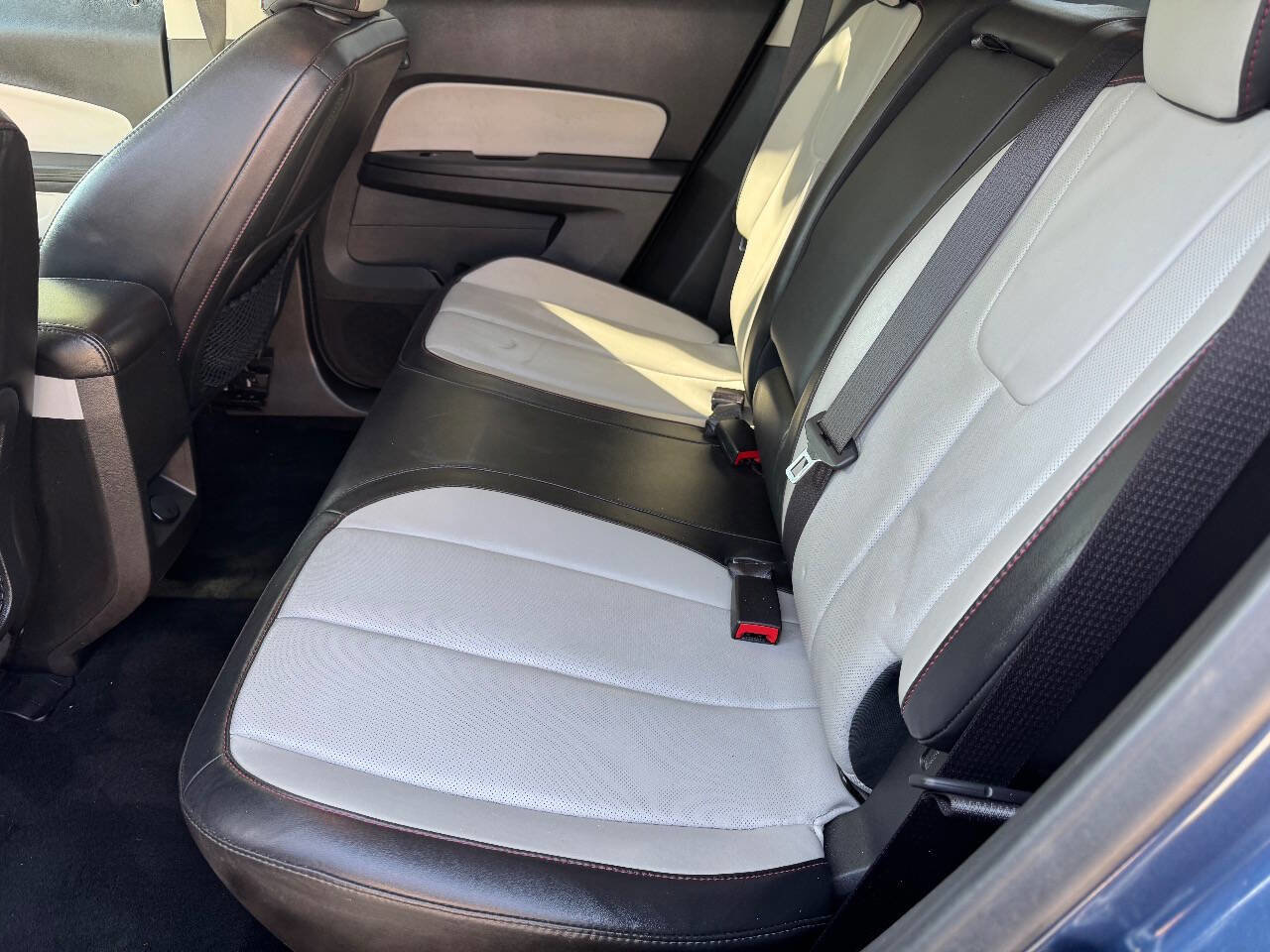 Used 2017 Chevrolet Equinox Premier w/ Enhanced Convenience Package FWD image 7