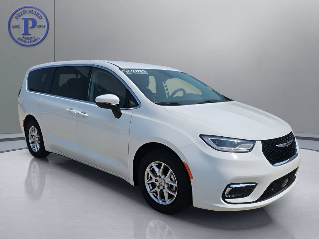 Used 2023 Chrysler Pacifica Touring-L