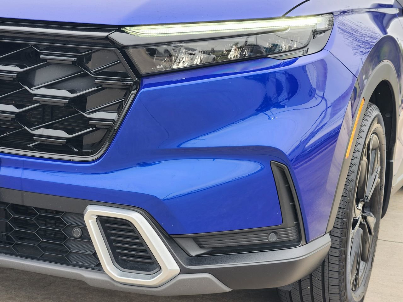 Used 2024 Honda CR-V Sport Touring image 9