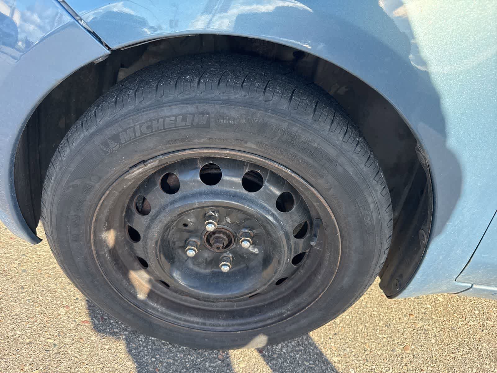 Used 2008 Toyota Yaris 2-Door Hatchback FWD image 9