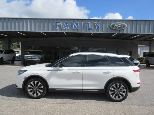 Used 2022 Lincoln Corsair Reserve w/ Elements Package FWD image 2