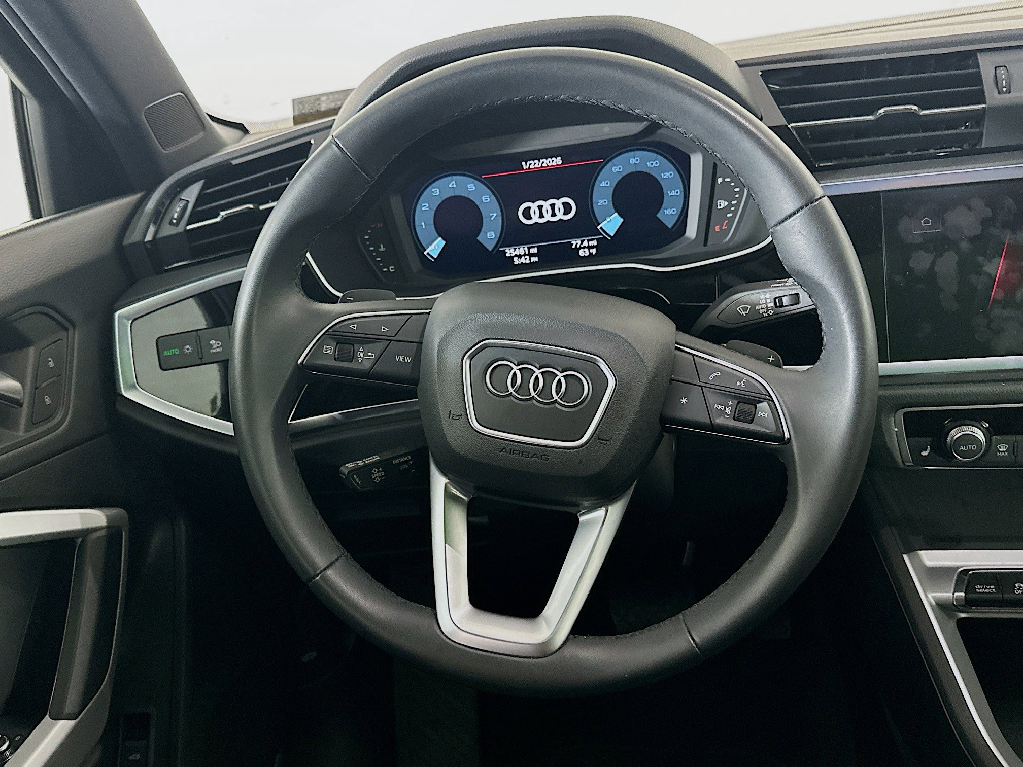 Used 2025 Audi Q3 2.0T Premium image 17