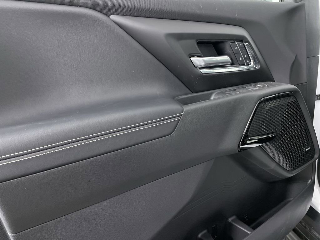 New 2025 Chevrolet Silverado EV LT image 23