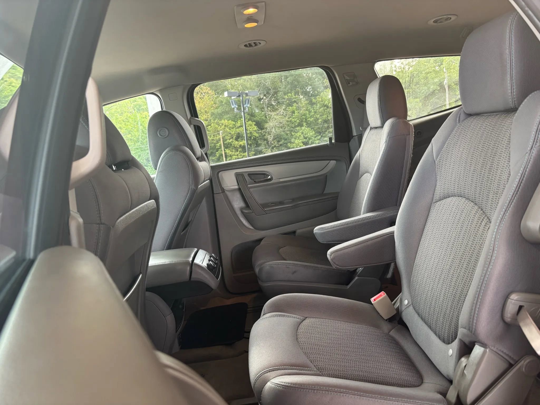 Used 2015 Chevrolet Traverse LT w/ Style and Technology Package image 22