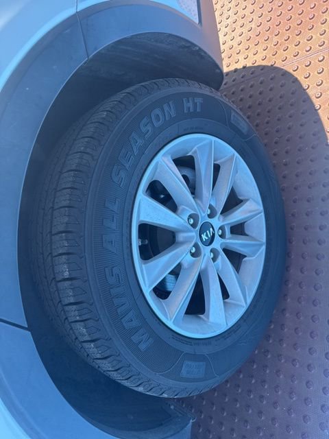 Used 2020 Kia Sorento LX image 27