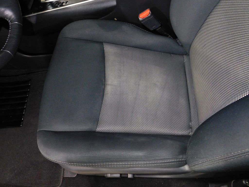 Used 2018 Nissan Pathfinder SV image 32