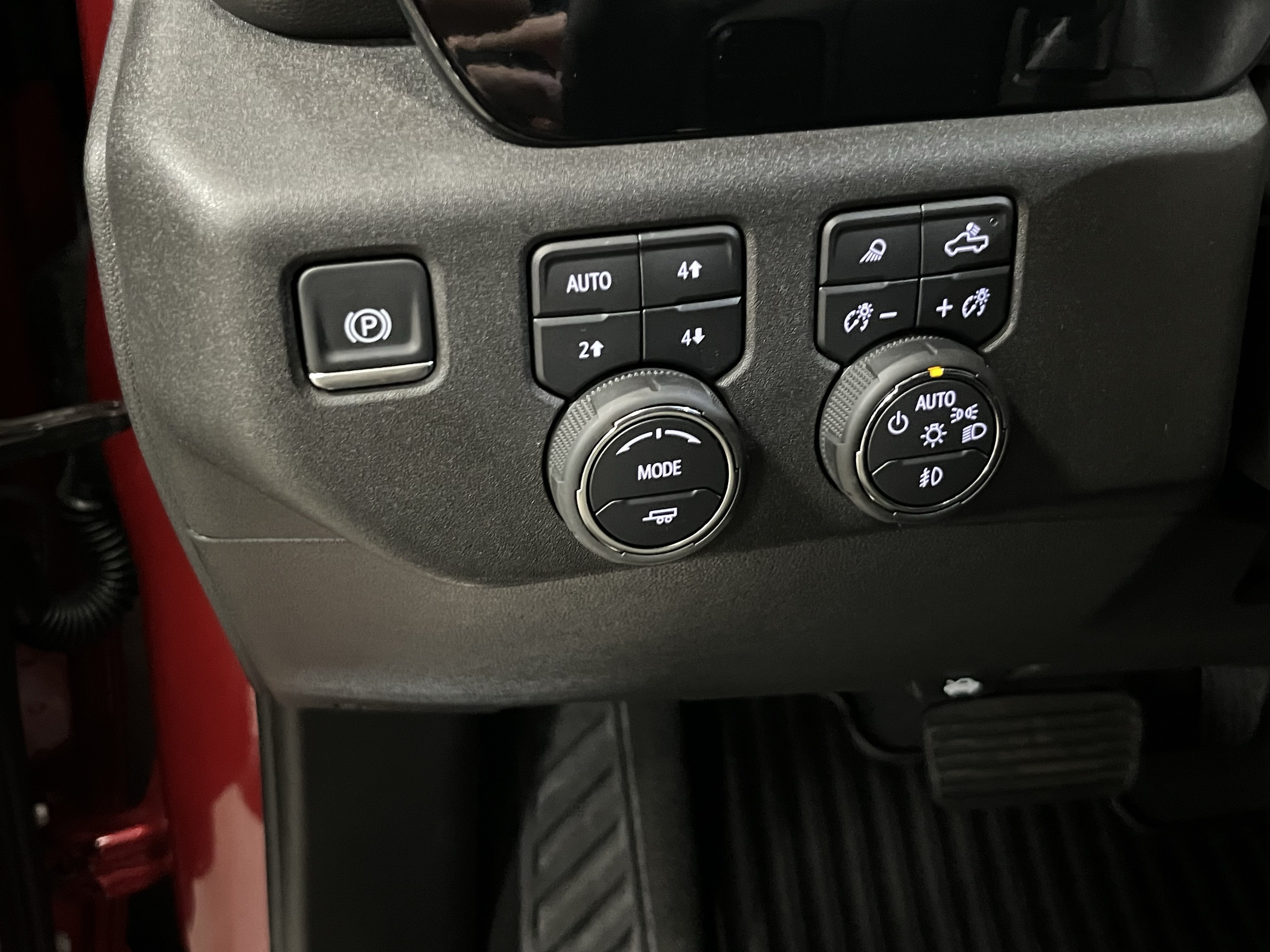 Used 2025 Chevrolet Silverado 3500 LTZ AWD/4WD image 39