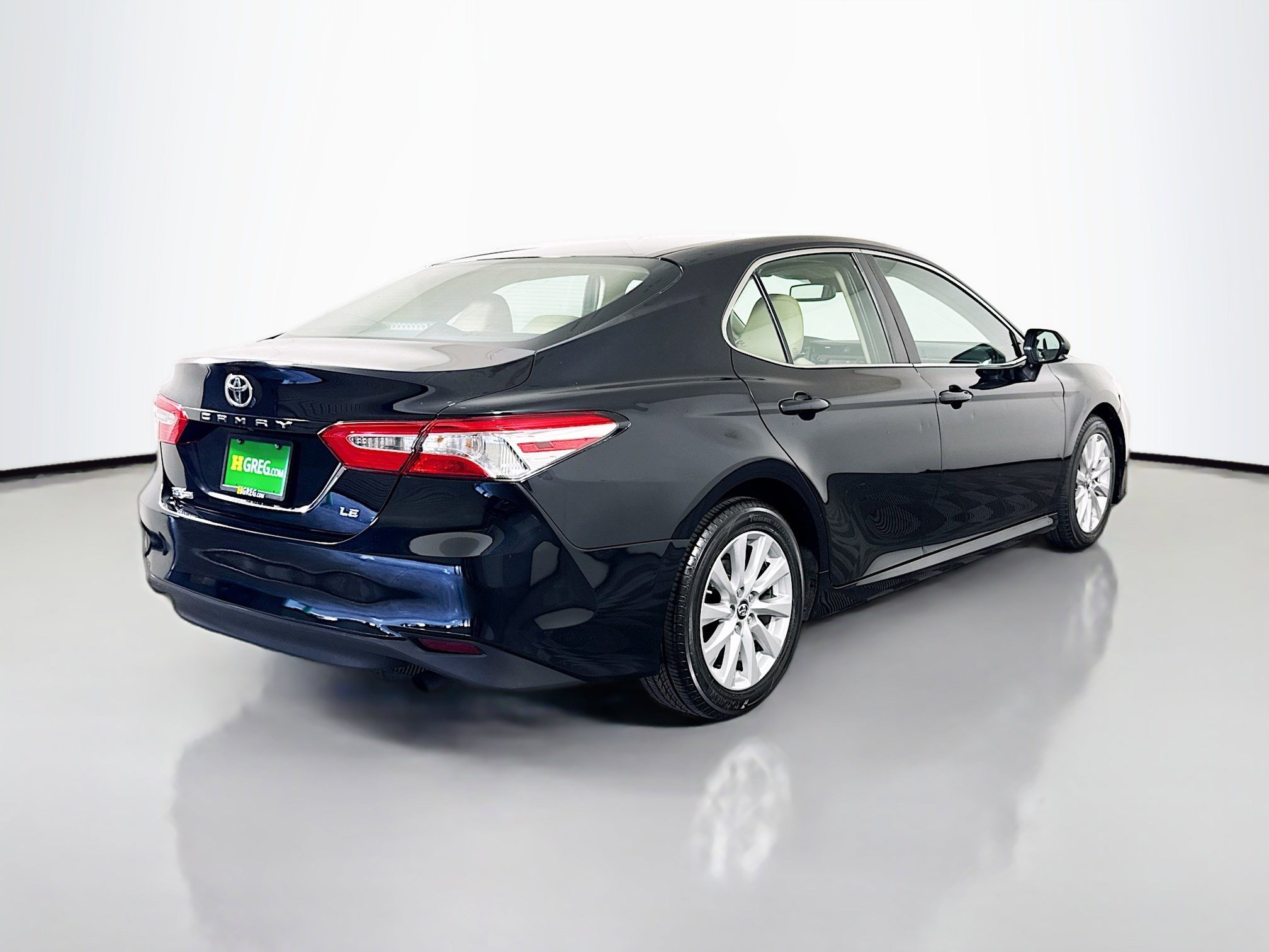 Used 2018 Toyota Camry LE w/ Convenience Package FWD image 10