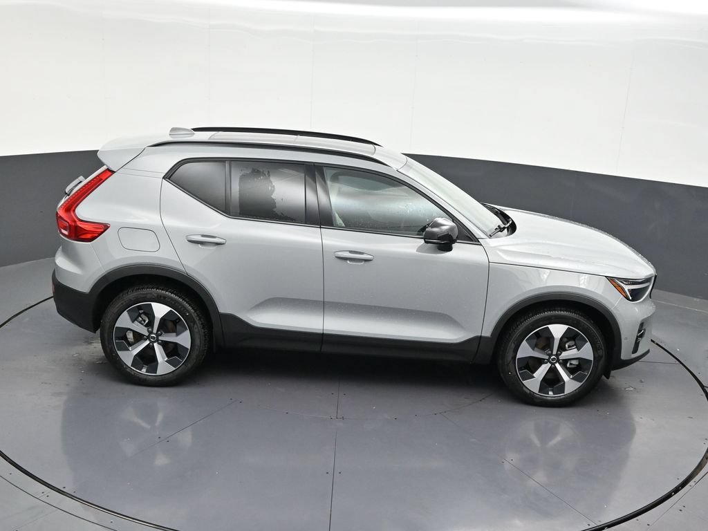 New 2026 Volvo XC40 B5 Plus w/ Protection Package Premier AWD/4WD image 18