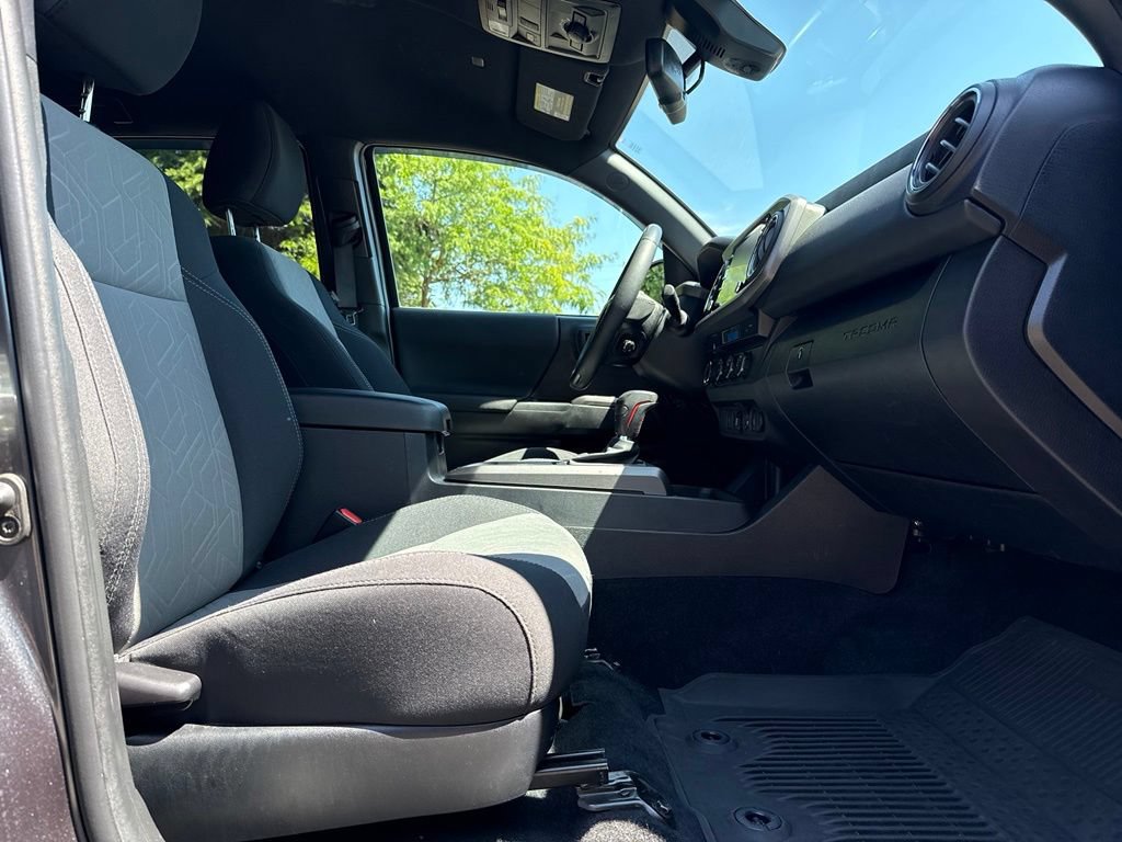 Used 2022 Toyota Tacoma TRD Off-Road AWD/4WD image 20