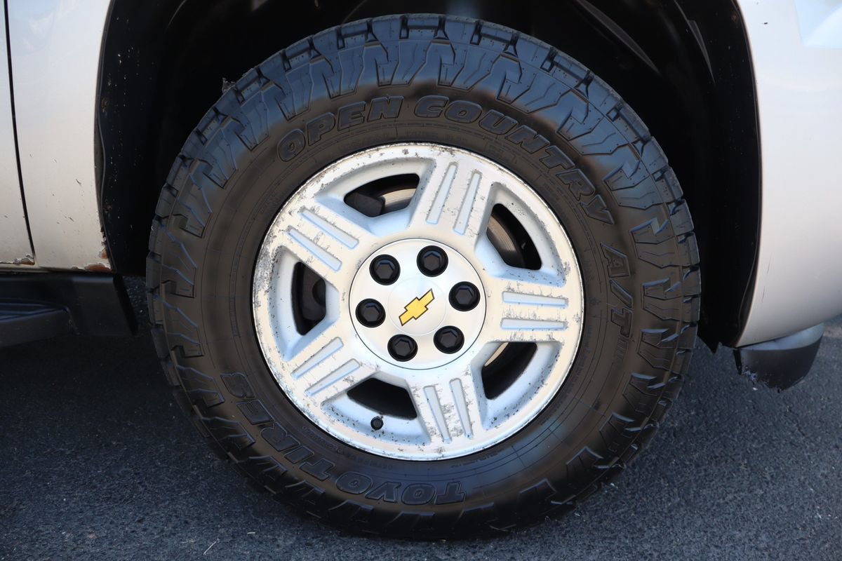 Used 2008 Chevrolet Suburban LT w/ LT Preferred Equipment Group AWD/4WD image 44