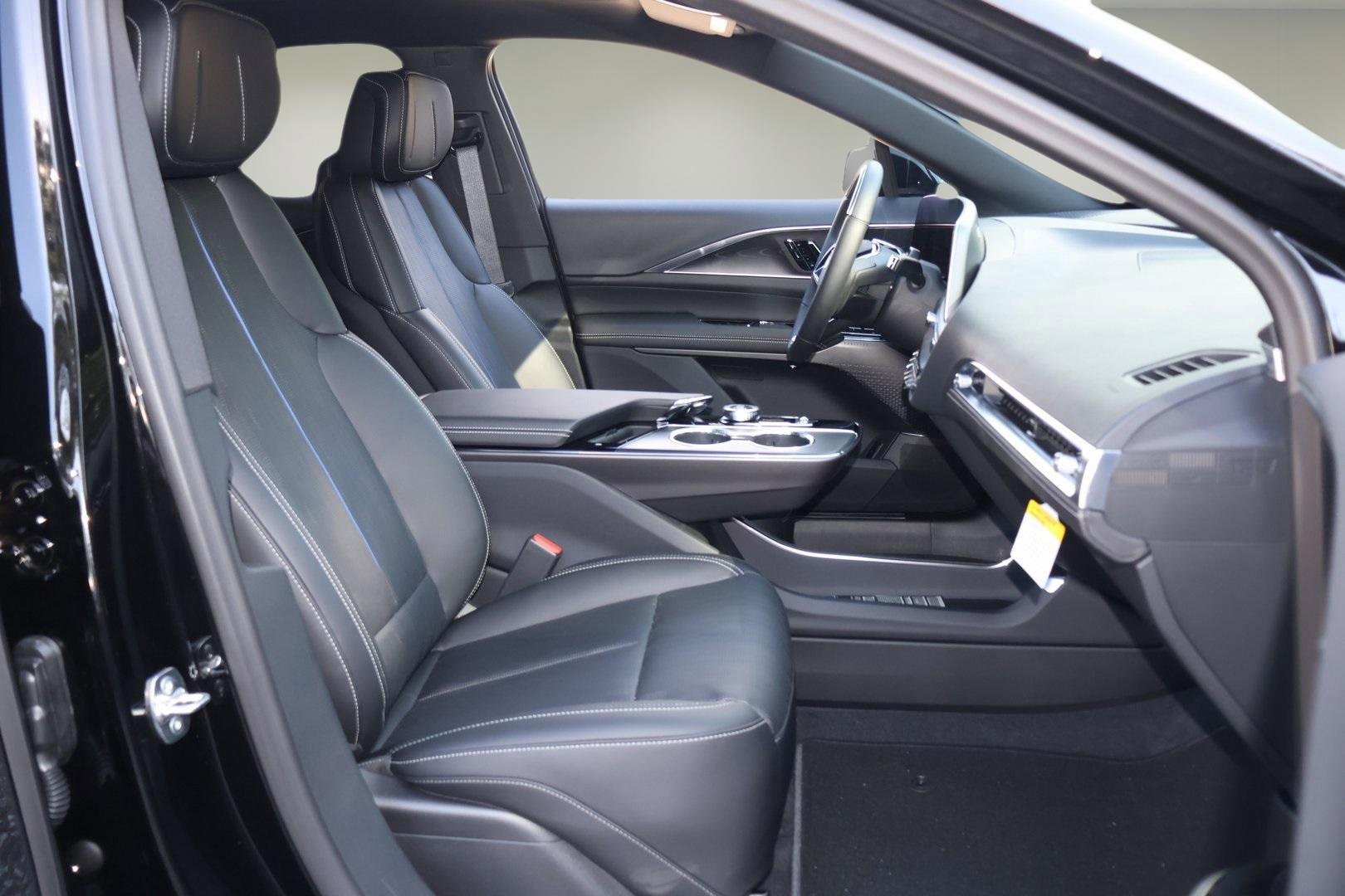 New 2026 Cadillac Lyriq Sport image 18